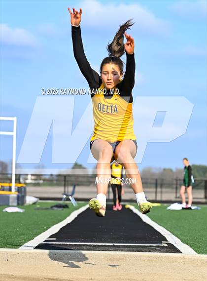 Thumbnail 2 in Pendleton Heights at Delta (Long Jump) photogallery.