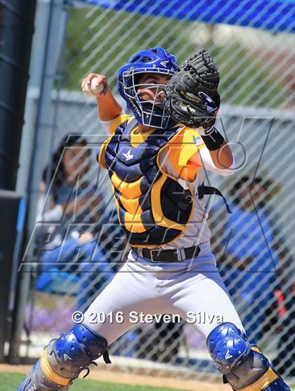 Thumbnail 2 in Bonita Vista vs. Vista (66th Annual SD Lions Tournament Premier Division Semifinal) photogallery.