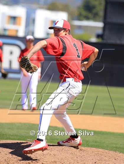 Thumbnail 2 in Bonita Vista vs. Vista (66th Annual SD Lions Tournament Premier Division Semifinal) photogallery.