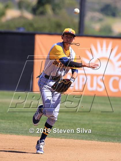 Thumbnail 2 in Bonita Vista vs. Vista (66th Annual SD Lions Tournament Premier Division Semifinal) photogallery.