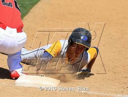Thumbnail 3 in Bonita Vista vs. Vista (66th Annual SD Lions Tournament Premier Division Semifinal) photogallery.