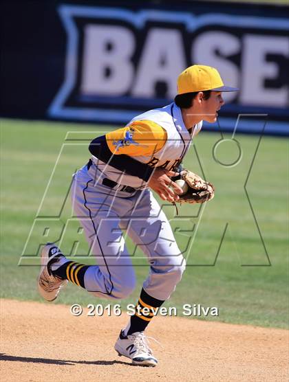 Thumbnail 2 in Bonita Vista vs. Vista (66th Annual SD Lions Tournament Premier Division Semifinal) photogallery.