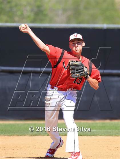 Thumbnail 2 in Bonita Vista vs. Vista (66th Annual SD Lions Tournament Premier Division Semifinal) photogallery.