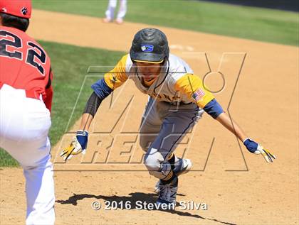 Thumbnail 2 in Bonita Vista vs. Vista (66th Annual SD Lions Tournament Premier Division Semifinal) photogallery.