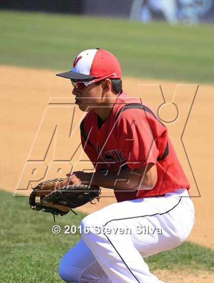 Thumbnail 3 in Bonita Vista vs. Vista (66th Annual SD Lions Tournament Premier Division Semifinal) photogallery.
