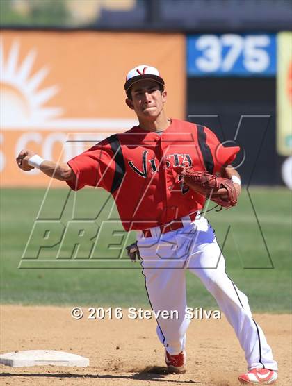 Thumbnail 2 in Bonita Vista vs. Vista (66th Annual SD Lions Tournament Premier Division Semifinal) photogallery.
