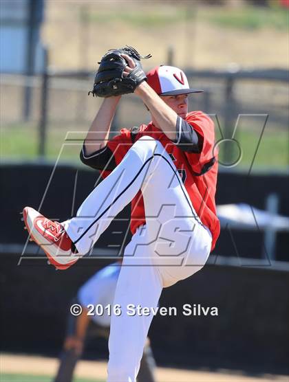 Thumbnail 2 in Bonita Vista vs. Vista (66th Annual SD Lions Tournament Premier Division Semifinal) photogallery.