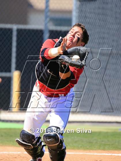Thumbnail 3 in Bonita Vista vs. Vista (66th Annual SD Lions Tournament Premier Division Semifinal) photogallery.