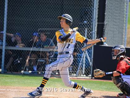 Thumbnail 2 in Bonita Vista vs. Vista (66th Annual SD Lions Tournament Premier Division Semifinal) photogallery.