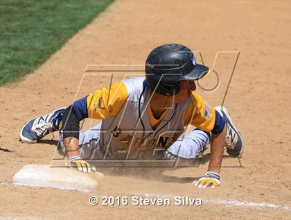 Thumbnail 2 in Bonita Vista vs. Vista (66th Annual SD Lions Tournament Premier Division Semifinal) photogallery.