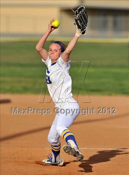 Thumbnail 3 in Burbank @ Charter Oak photogallery.