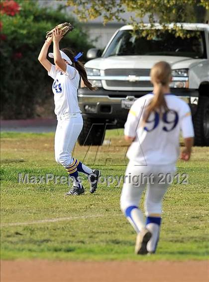 Thumbnail 1 in Burbank @ Charter Oak photogallery.