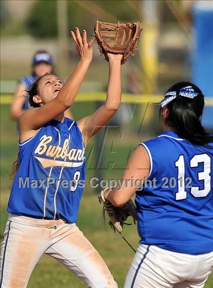 Thumbnail 1 in Burbank @ Charter Oak photogallery.