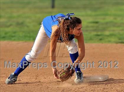 Thumbnail 2 in Burbank @ Charter Oak photogallery.