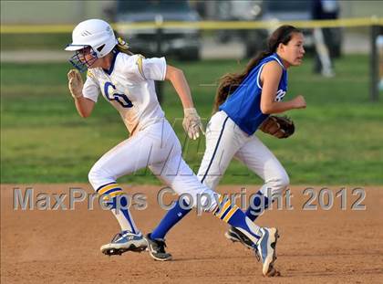 Thumbnail 1 in Burbank @ Charter Oak photogallery.