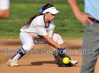 Thumbnail 3 in Burbank @ Charter Oak photogallery.