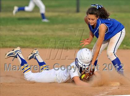 Thumbnail 3 in Burbank @ Charter Oak photogallery.