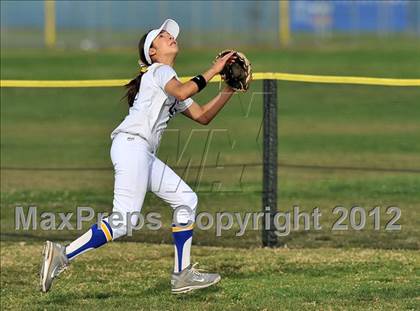 Thumbnail 3 in Burbank @ Charter Oak photogallery.