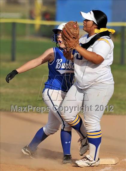 Thumbnail 1 in Burbank @ Charter Oak photogallery.