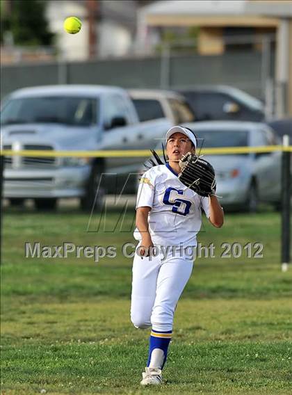 Thumbnail 2 in Burbank @ Charter Oak photogallery.