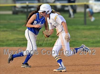 Thumbnail 3 in Burbank @ Charter Oak photogallery.