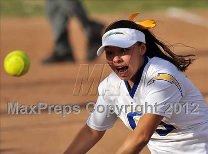 Thumbnail 3 in Burbank @ Charter Oak photogallery.