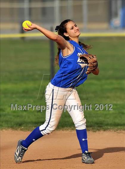 Thumbnail 2 in Burbank @ Charter Oak photogallery.