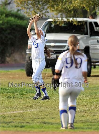 Thumbnail 2 in Burbank @ Charter Oak photogallery.
