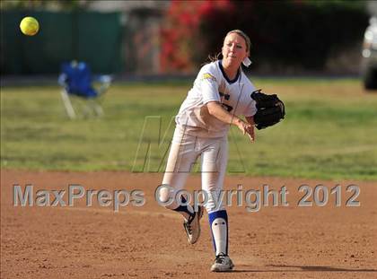 Thumbnail 1 in Burbank @ Charter Oak photogallery.