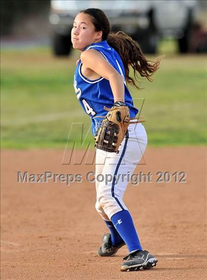 Thumbnail 3 in Burbank @ Charter Oak photogallery.