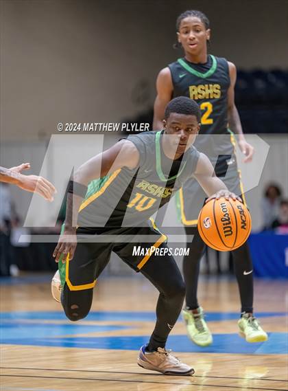 Thumbnail 3 in New Life Christian Academy vs. Richmond (Hoops & Dreams Showcase) photogallery.