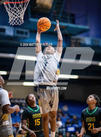 Thumbnail 2 in New Life Christian Academy vs. Richmond (Hoops & Dreams Showcase) photogallery.