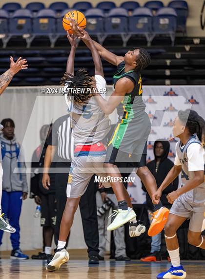 Thumbnail 2 in New Life Christian Academy vs. Richmond (Hoops & Dreams Showcase) photogallery.