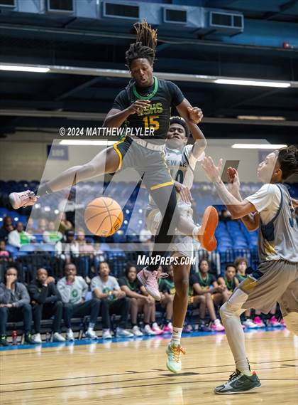 Thumbnail 3 in New Life Christian Academy vs. Richmond (Hoops & Dreams Showcase) photogallery.