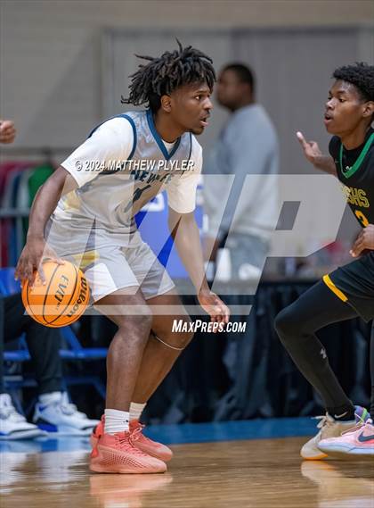 Thumbnail 3 in New Life Christian Academy vs. Richmond (Hoops & Dreams Showcase) photogallery.