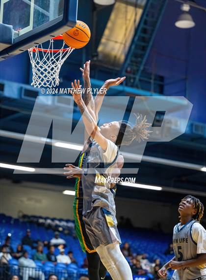 Thumbnail 3 in New Life Christian Academy vs. Richmond (Hoops & Dreams Showcase) photogallery.
