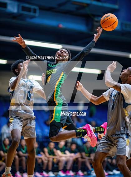 Thumbnail 2 in New Life Christian Academy vs. Richmond (Hoops & Dreams Showcase) photogallery.