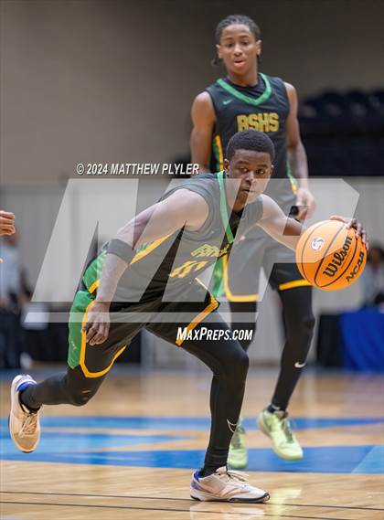 Thumbnail 2 in New Life Christian Academy vs. Richmond (Hoops & Dreams Showcase) photogallery.