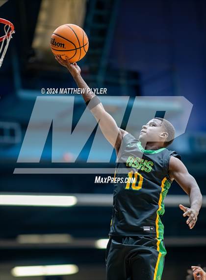 Thumbnail 3 in New Life Christian Academy vs. Richmond (Hoops & Dreams Showcase) photogallery.