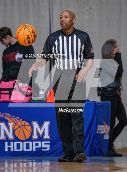 Thumbnail 2 in New Life Christian Academy vs. Richmond (Hoops & Dreams Showcase) photogallery.