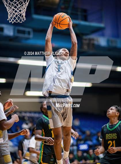 Thumbnail 3 in New Life Christian Academy vs. Richmond (Hoops & Dreams Showcase) photogallery.