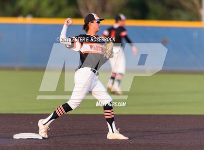 Thumbnail 1 in Medina Valley @ Southwest (UIL District 28-5A fourth-place tiebreaker) photogallery.