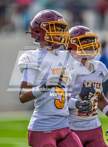 Thumbnail 3 in Beaumont United vs. Channelview (Scrimmage) photogallery.