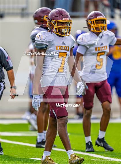 Thumbnail 2 in Beaumont United vs. Channelview (Scrimmage) photogallery.