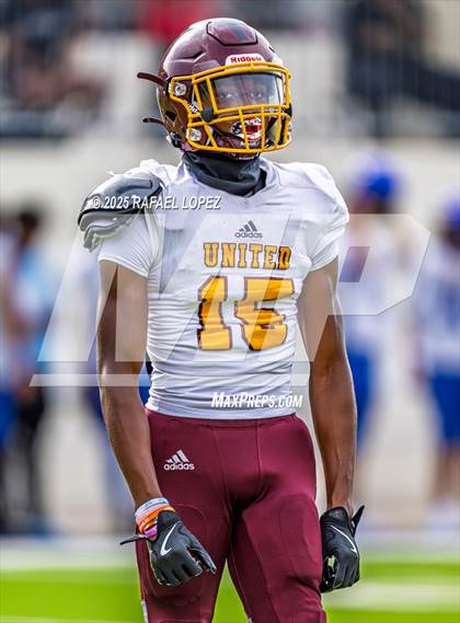 Thumbnail 2 in Beaumont United vs. Channelview (Scrimmage) photogallery.