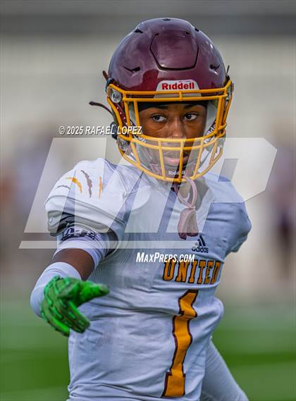 Thumbnail 1 in Beaumont United vs. Channelview (Scrimmage) photogallery.