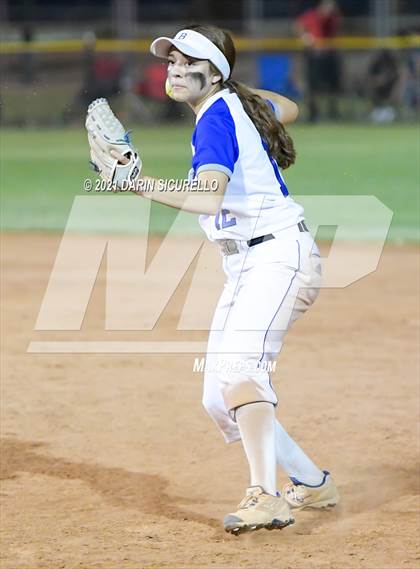 Thumbnail 3 in Fredonia vs Bagdad (AIA  1A Round 1 Playoff) photogallery.
