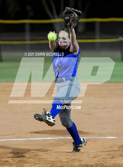 Thumbnail 1 in Fredonia vs Bagdad (AIA  1A Round 1 Playoff) photogallery.