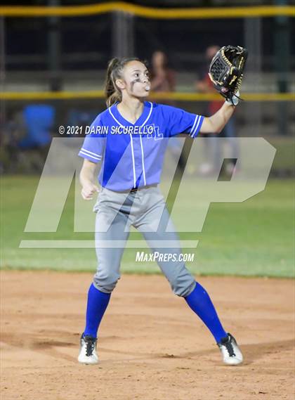 Thumbnail 1 in Fredonia vs Bagdad (AIA  1A Round 1 Playoff) photogallery.