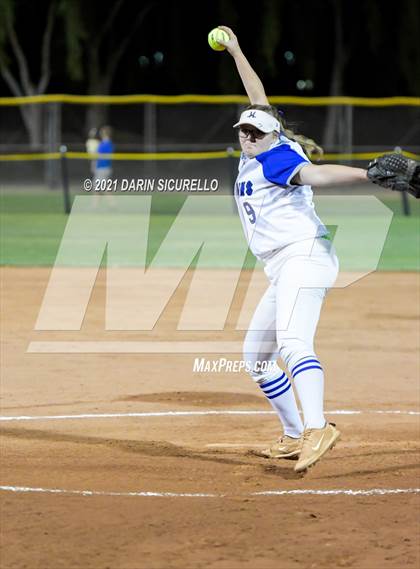 Thumbnail 2 in Fredonia vs Bagdad (AIA  1A Round 1 Playoff) photogallery.